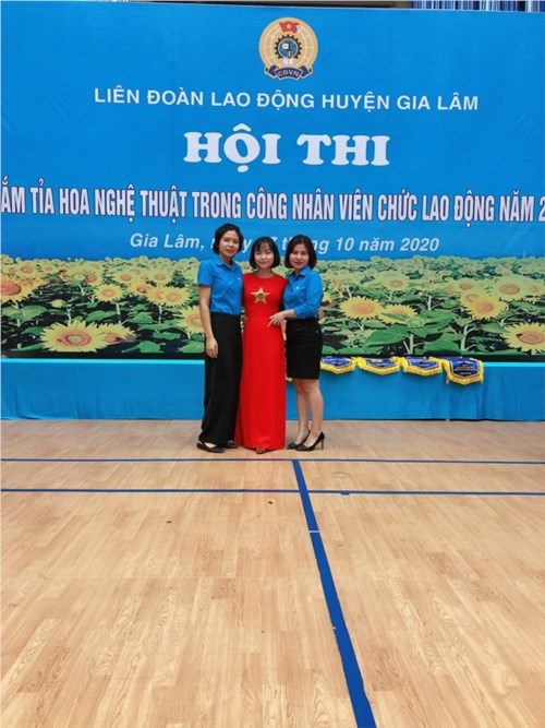 Công đoàn trường Tiểu học trung Thành tham gia Hội thi Cắm tỉa hoa nghệ thuật trong CNVCLĐ năm 2020 do LĐLĐ huyện Gia Lâm tổ chức